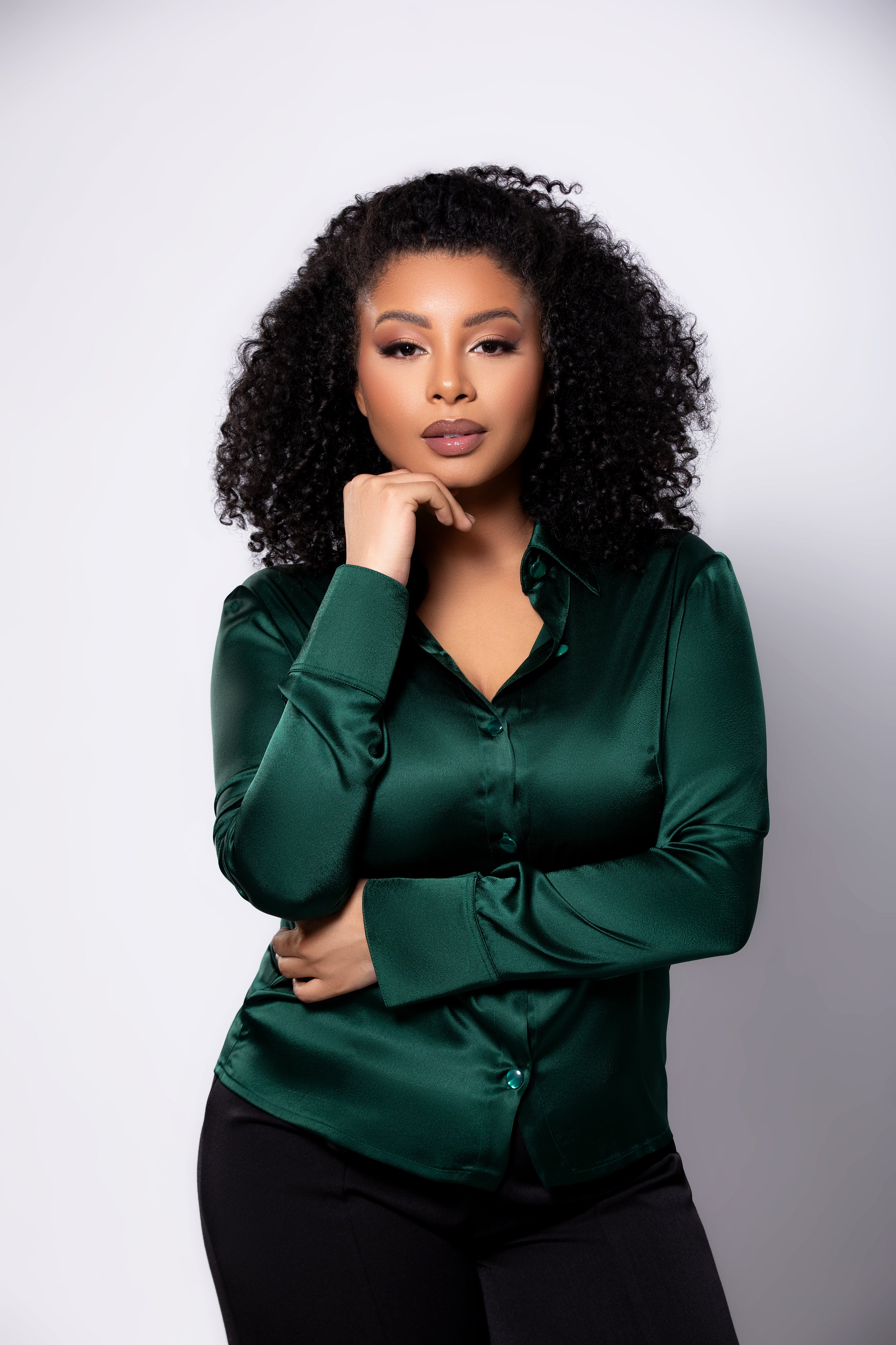 Chemisier en satin vert - L'Indispensable – Coco Williams Paris